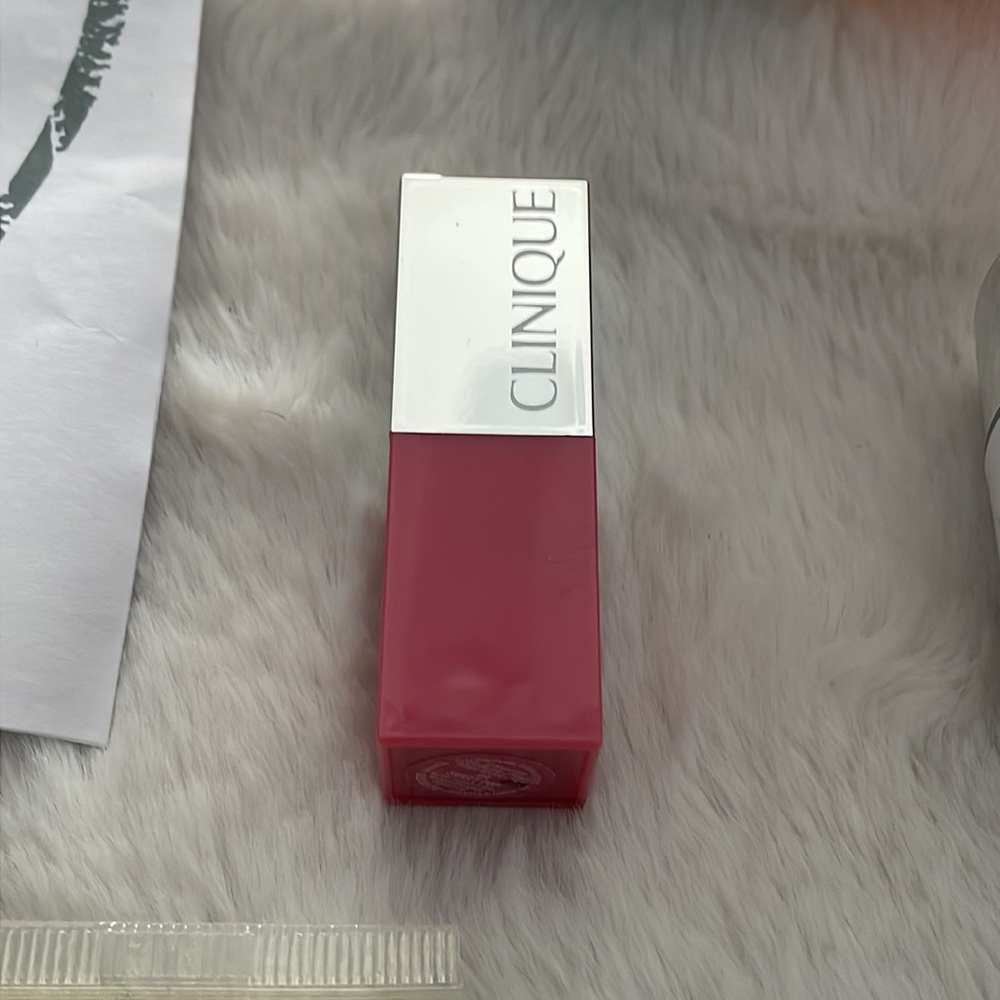 Clinique Gift Set - Picture 7 of 13